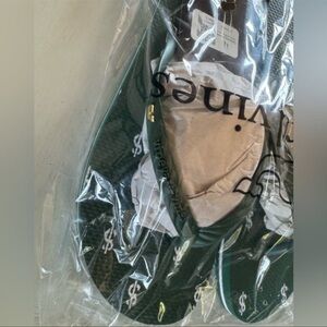 NWT vineyard vines Kentucky Derby Money Maker Flip Flops